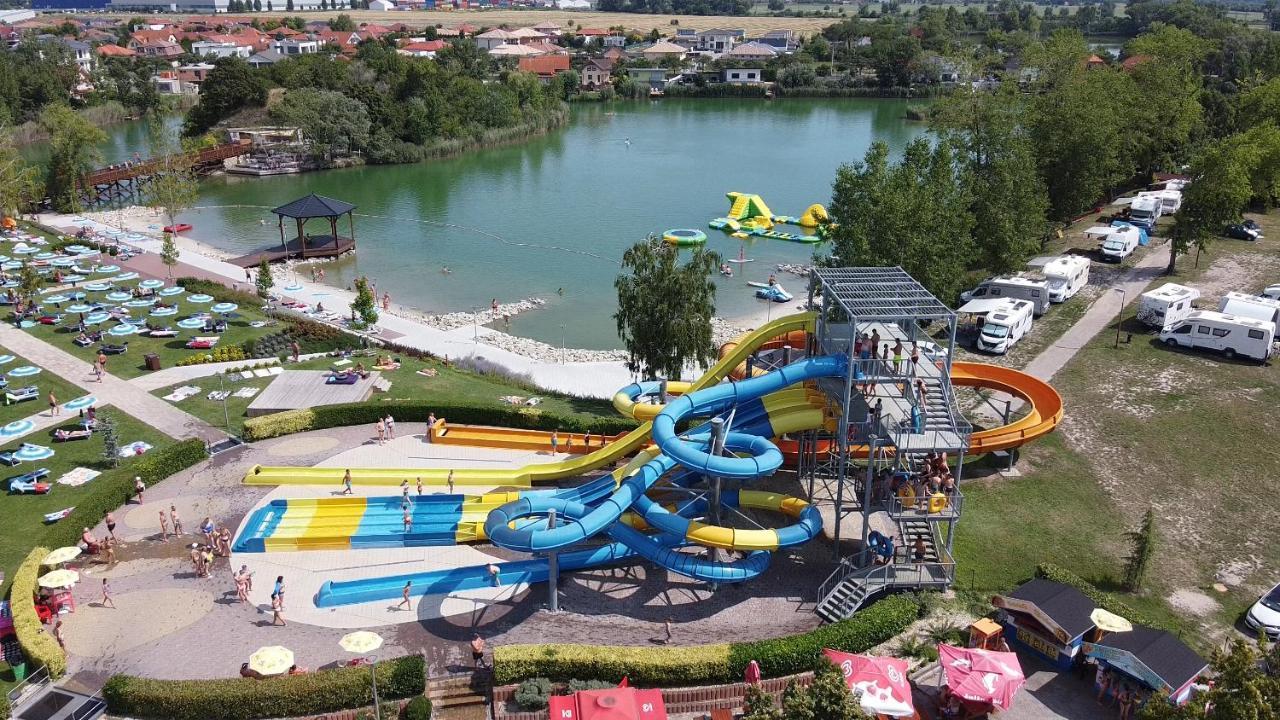 Rivapark Apartment Dunajska Streda Bagian luar foto