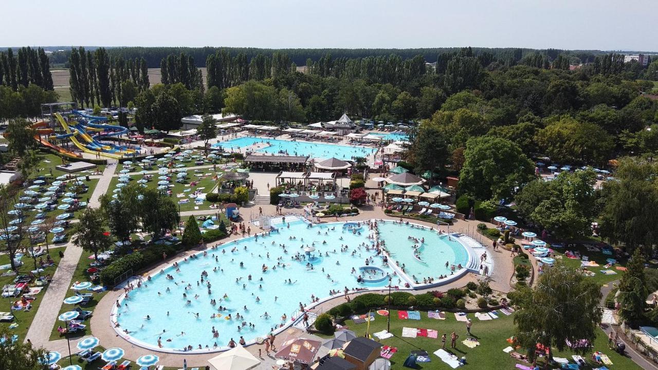 Rivapark Apartment Dunajska Streda Bagian luar foto