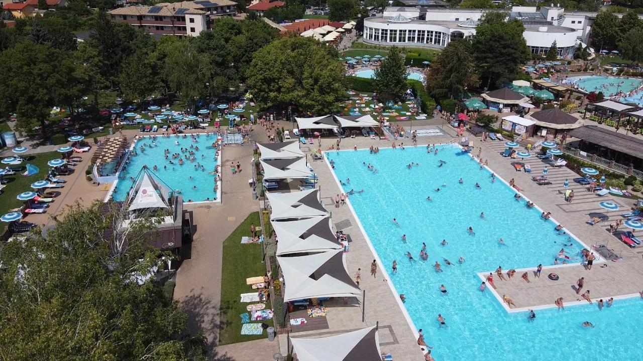 Rivapark Apartment Dunajska Streda Bagian luar foto